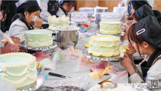 菁英西点2301班整体蛋糕考核杀疯了！作品显实力，优秀藏不住！